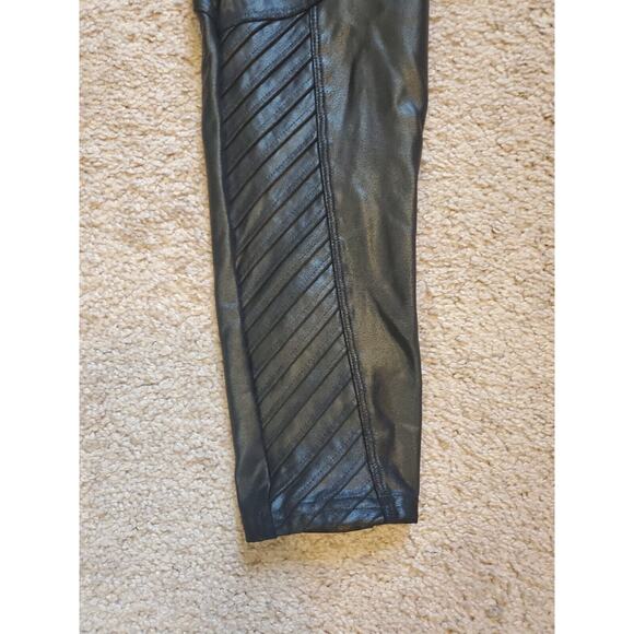Spanx Faux Leather Black Moto Leggings Edgy Ribbed Accents Size Medium Petite - Picture 7 of 11